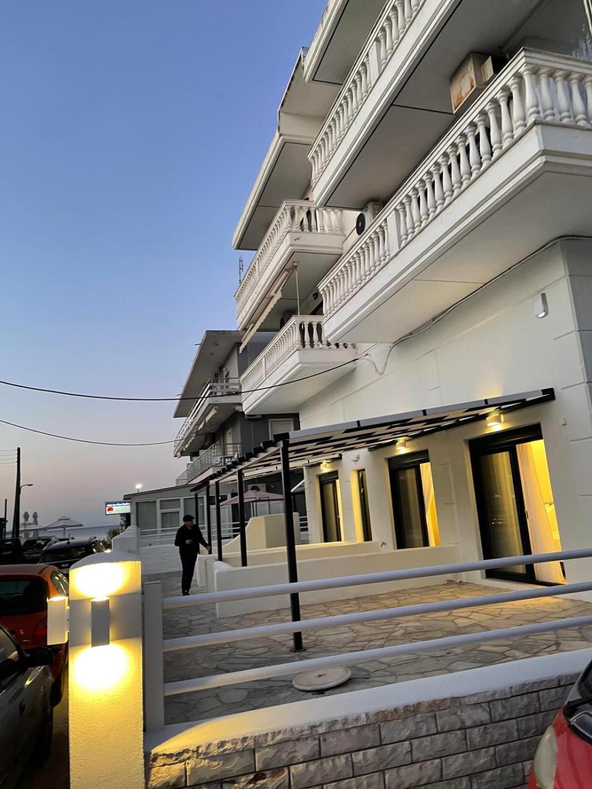 Eantos Studios And Suites Peraía Exterior foto